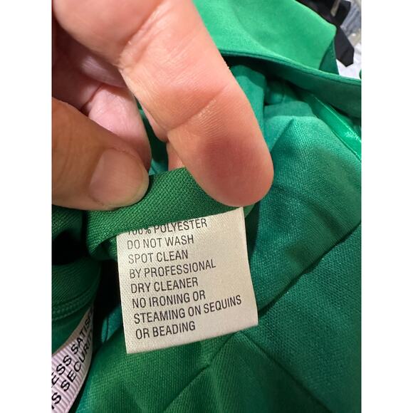 Elegant Green Wedding Dress - Picture 16 of 16